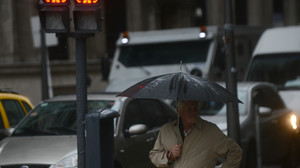 Pronóstico del tiempo: calor en modo verano, cuándo llueve en el AMBA y las alertas amarillas por tormentas en 5 provincias